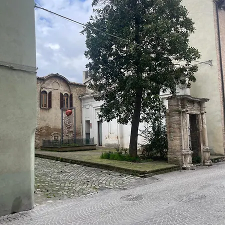 Olli's Place * Urbania